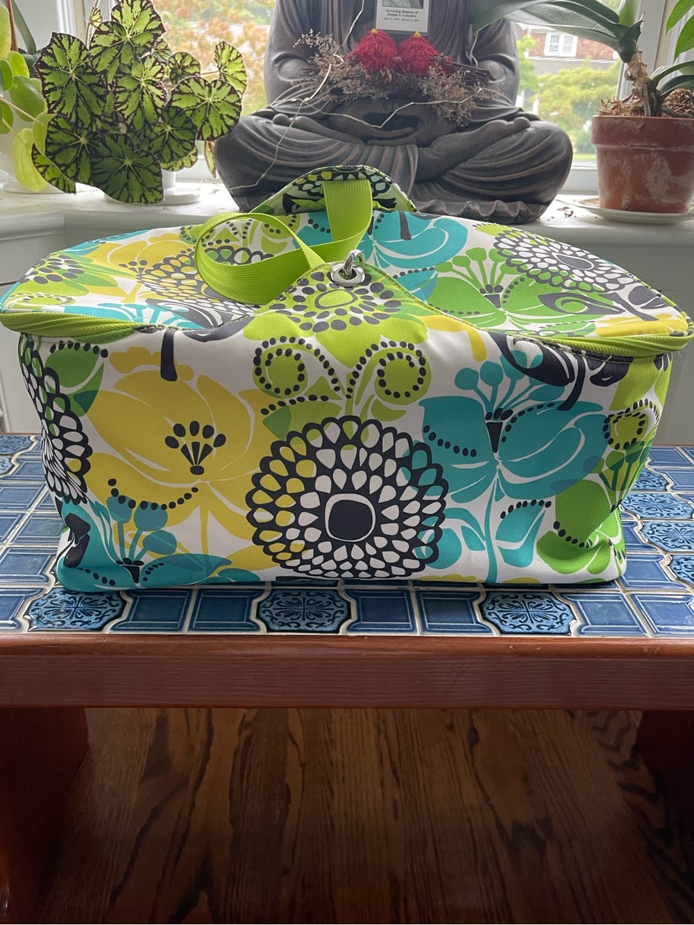 thirty-one Floral insulated cooler tote bag in retired Limes Up” pattern